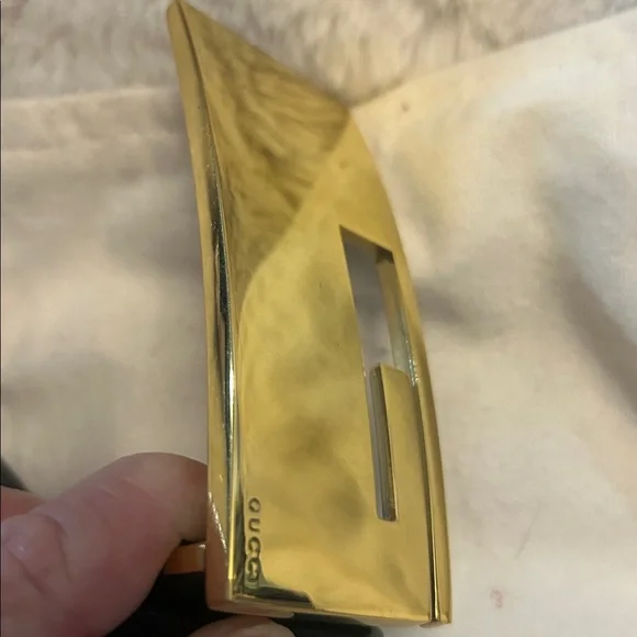 Gucci Tom Ford black leather belt with large gold tone G buckle. 24-27 - Picture 8 of 11